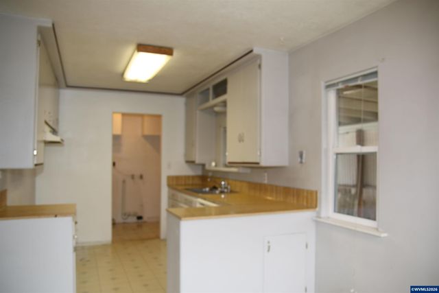 1935 Tudor Wy SE, Albany, OR 97322