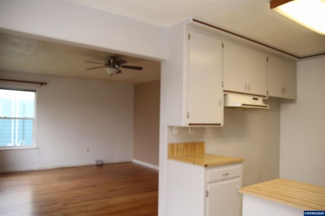 1935 Tudor Wy SE, Albany, OR 97322