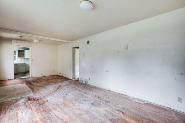 3120 E Stadium Dr, Wichita, KS 67214