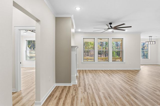 504 Madeleine, Austin, AR 72007