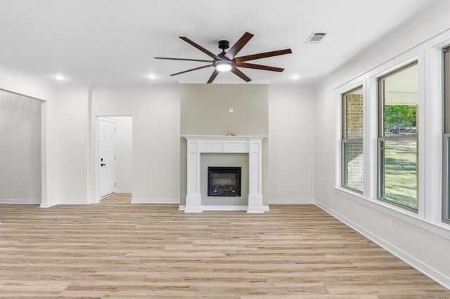 504 Madeleine, Austin, AR 72007