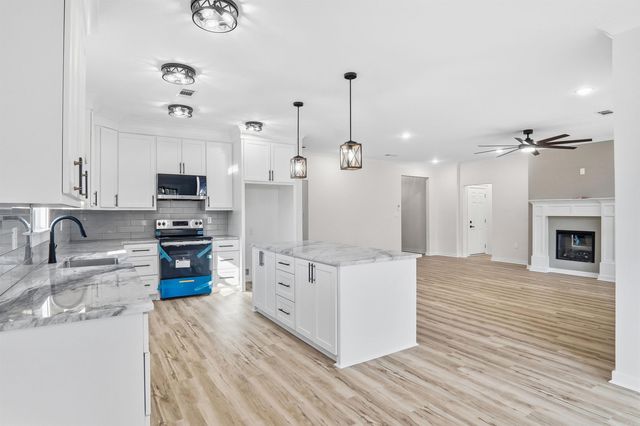 504 Madeleine, Austin, AR 72007