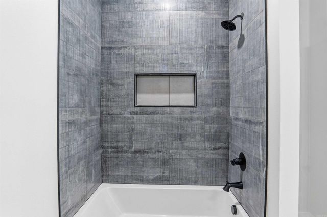 504 Madeleine, Austin, AR 72007