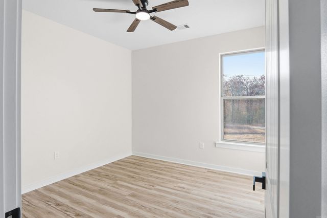 504 Madeleine, Austin, AR 72007