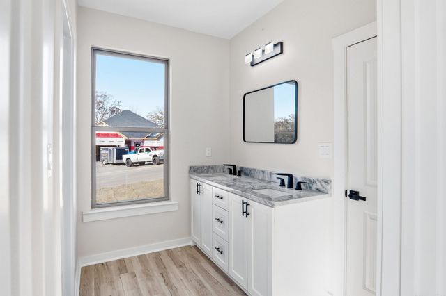 504 Madeleine, Austin, AR 72007