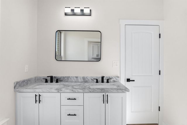 504 Madeleine, Austin, AR 72007