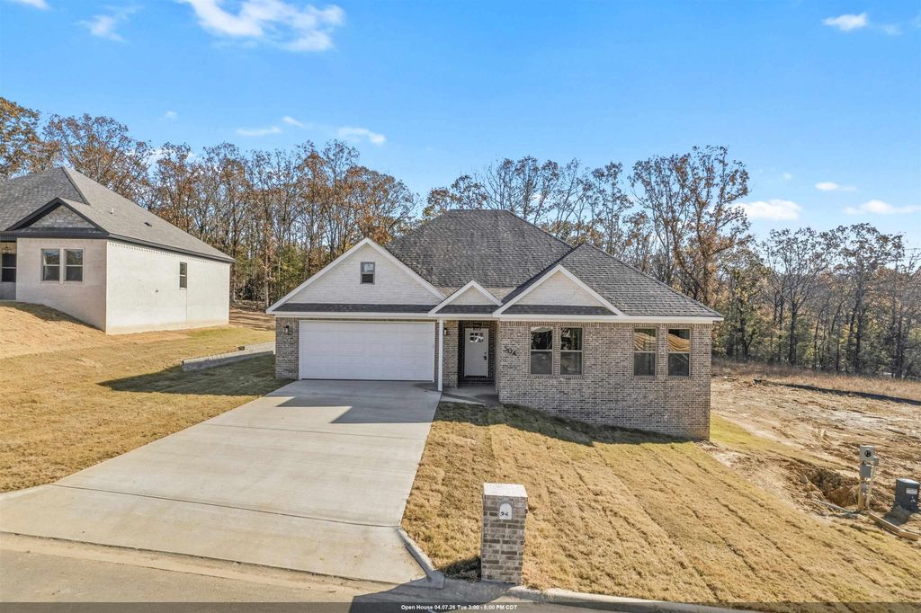 504 Madeleine, Austin, AR 72007