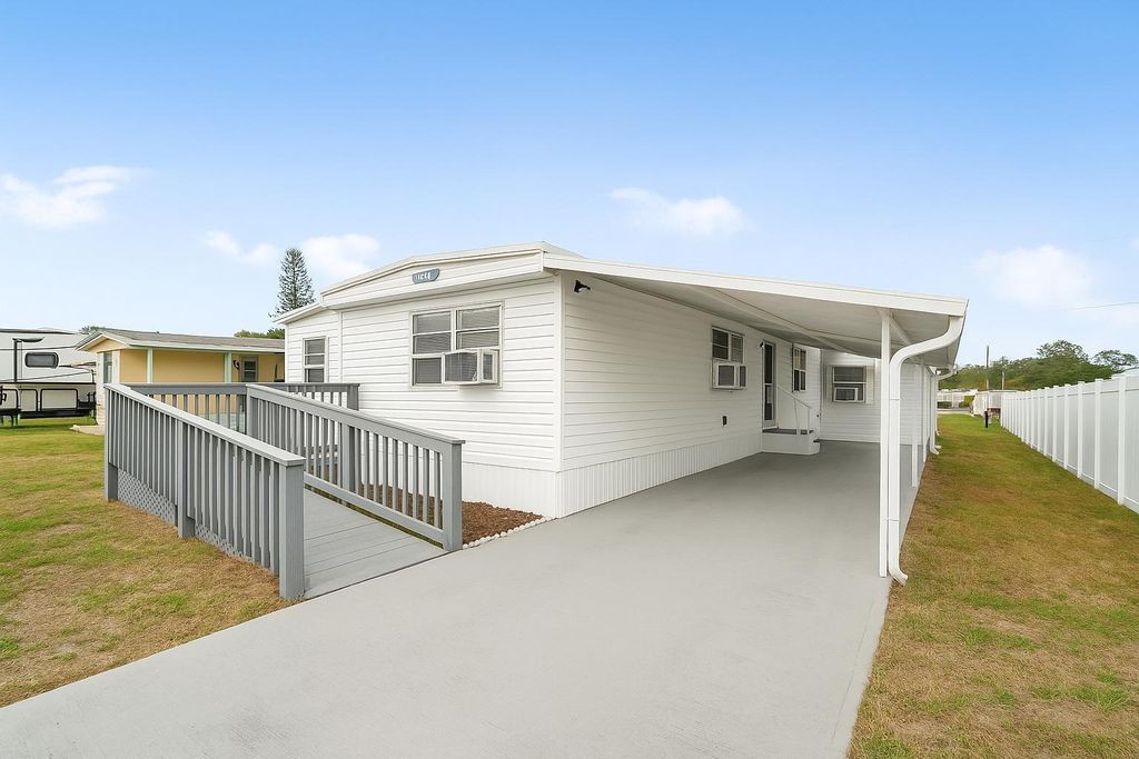 7897 SE Swan Avenue, Hobe Sound, FL 33455