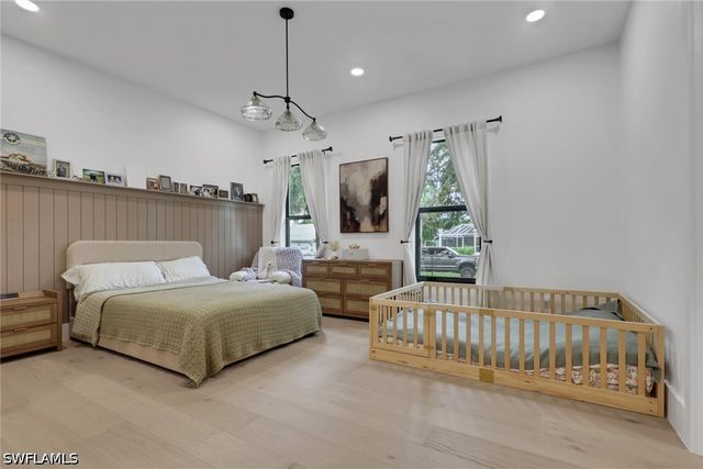 634 19th ST SW, Naples, FL 34117