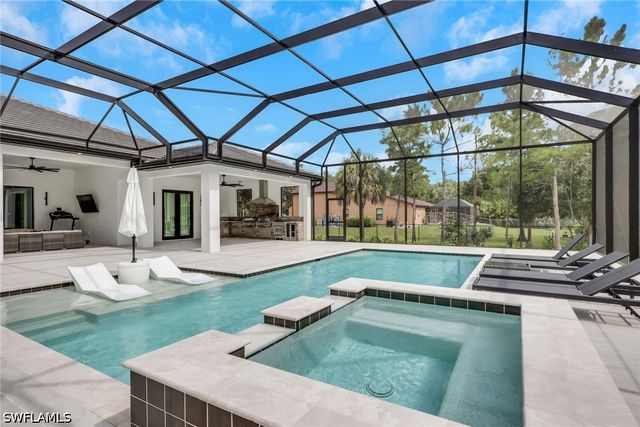 634 19th ST SW, Naples, FL 34117
