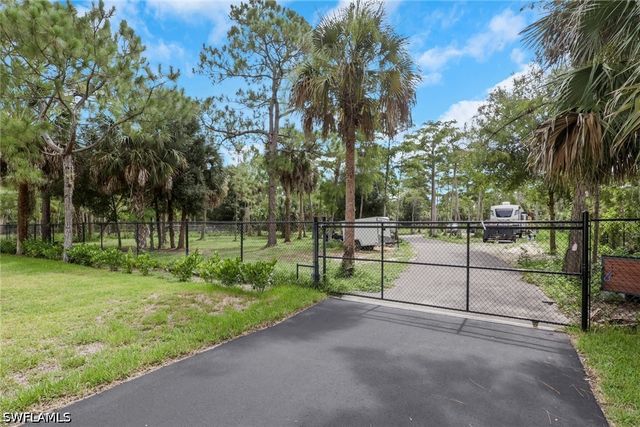 634 19th ST SW, Naples, FL 34117
