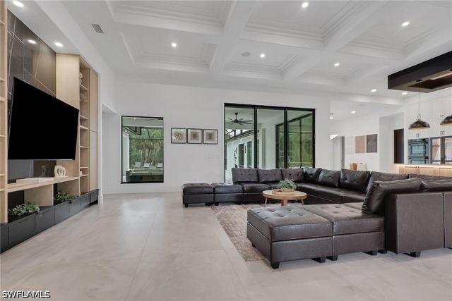 634 19th ST SW, Naples, FL 34117