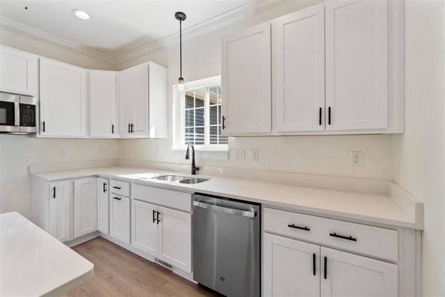 5033 Ikram Oaks Drive, Jackson, MI 49201