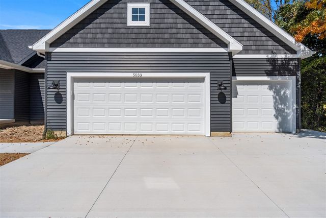 5033 Ikram Oaks Drive, Jackson, MI 49201