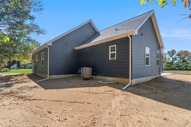 5033 Ikram Oaks Drive, Jackson, MI 49201