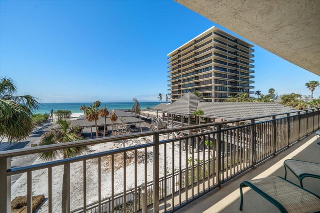7600 BAYSHORE DRIVE 204, Treasure Island, FL 33706