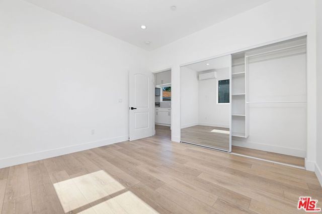 6266 Etiwanda Avenue 18254, Los Angeles, CA 91335