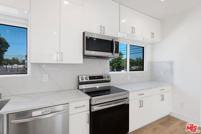 6266 Etiwanda Avenue 18254, Los Angeles, CA 91335