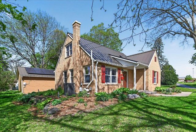 613 Main Street, Oregon, WI 53575