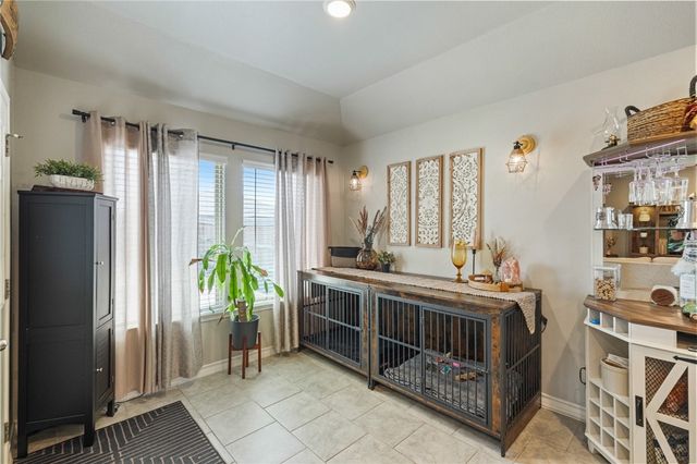 103 Donegal St, Sinton, TX 78387