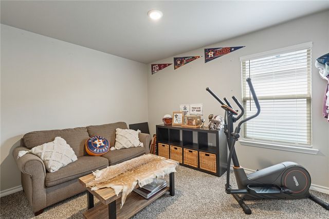 103 Donegal St, Sinton, TX 78387