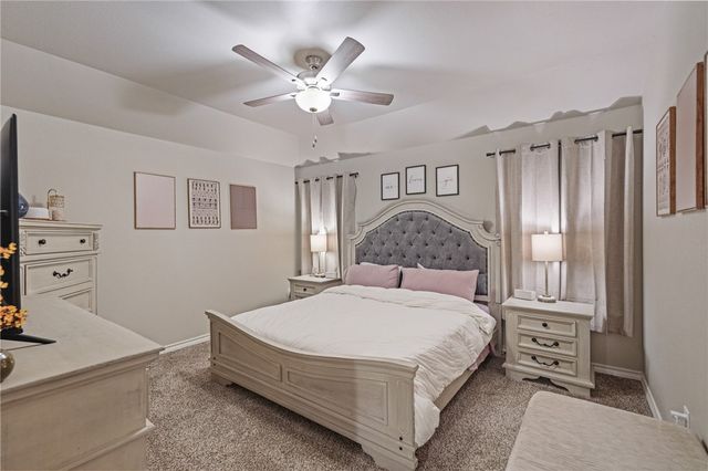 103 Donegal St, Sinton, TX 78387