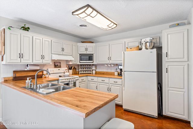 116 Stone Road, Potts Camp, MS 38659