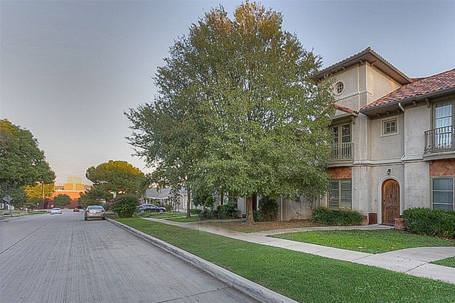 3637 Crestline Road, Fort Worth, TX 76107