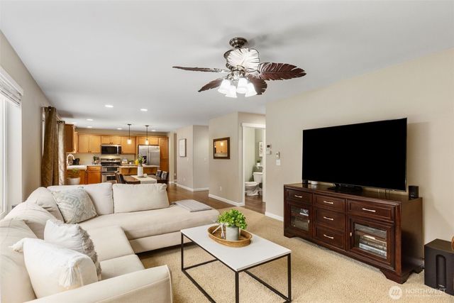 20025 SE 260th Place, Covington, WA 98042