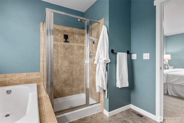 20025 SE 260th Place, Covington, WA 98042