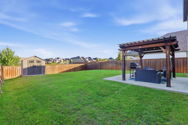 10529 Smiths Bend Road, Fort Worth, TX 76126