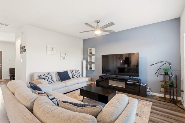 10529 Smiths Bend Road, Fort Worth, TX 76126