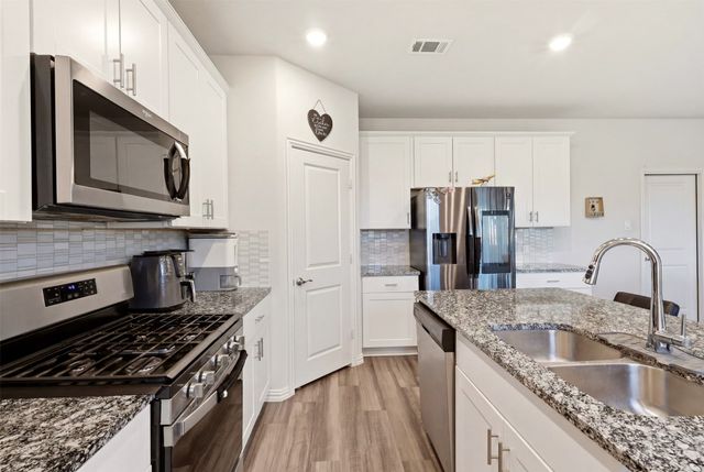 10529 Smiths Bend Road, Fort Worth, TX 76126