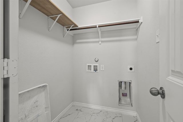 5556 Topwater Trail, Fort Worth, TX 76119