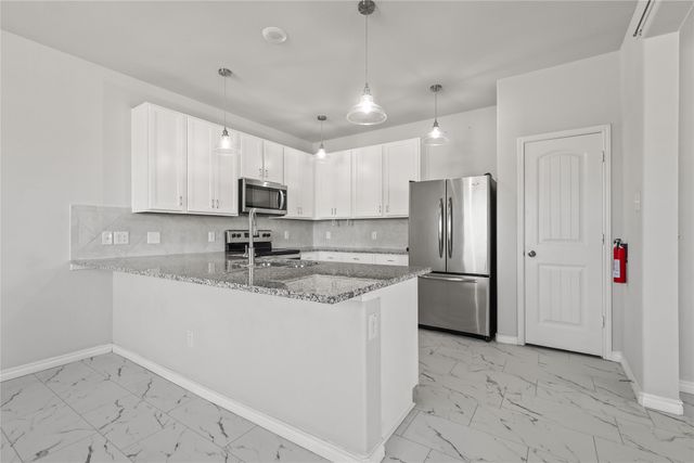 5556 Topwater Trail, Fort Worth, TX 76119