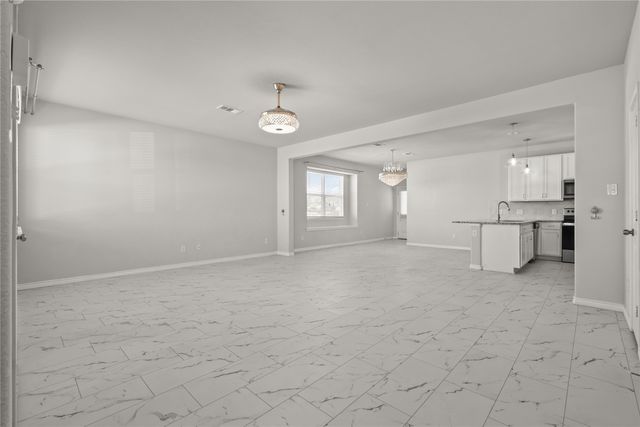 5556 Topwater Trail, Fort Worth, TX 76119