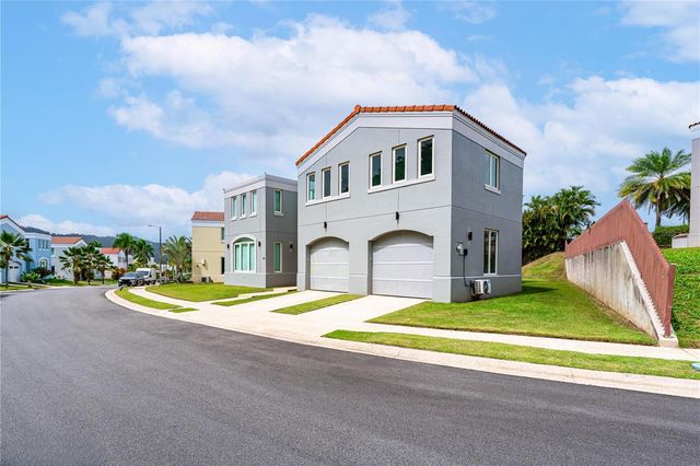 15 Via Naranjales 15 VIA NARANJALES LAS NUBES HACIENDA DE SAN JOSE, Caguas, PR 00727