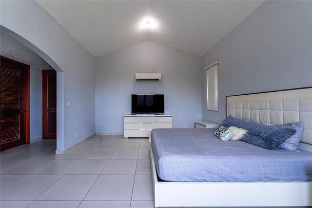 15 Via Naranjales 15 VIA NARANJALES LAS NUBES HACIENDA DE SAN JOSE, Caguas, PR 00727