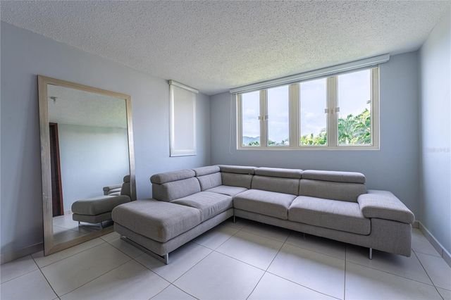 15 Via Naranjales 15 VIA NARANJALES LAS NUBES HACIENDA DE SAN JOSE, Caguas, PR 00727