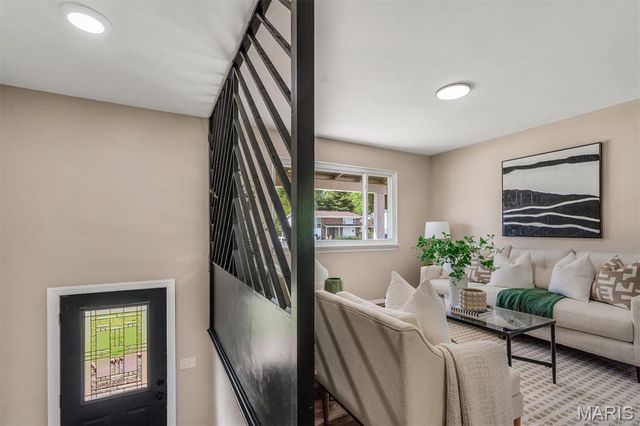 5226 Ville Maria Lane, Hazelwood, MO 63042