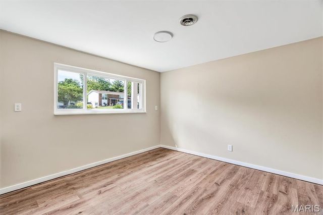 5226 Ville Maria Lane, Hazelwood, MO 63042