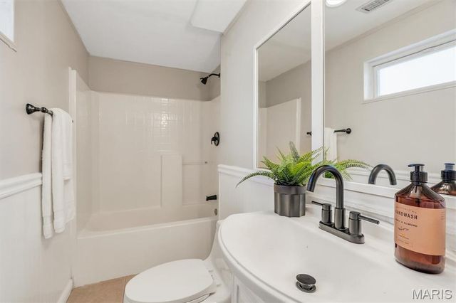 5226 Ville Maria Lane, Hazelwood, MO 63042