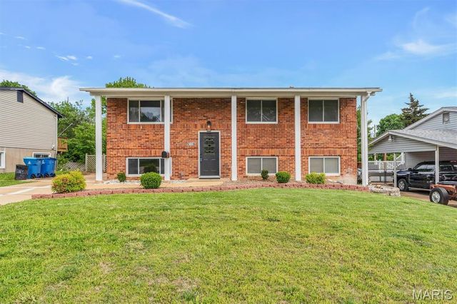 5226 Ville Maria Lane, Hazelwood, MO 63042