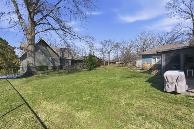 174 Lakeshore Drive S, Blue Eye, MO 65611