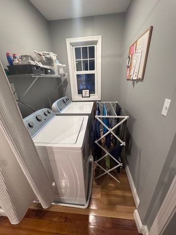 35 Mendelssohn St 2, Boston, MA 02131