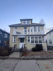35 Mendelssohn St 2, Boston, MA 02131