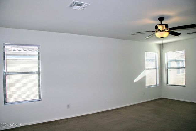 9527 N 82ND Lane, Peoria, AZ 85345