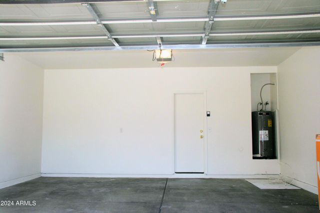 9527 N 82ND Lane, Peoria, AZ 85345