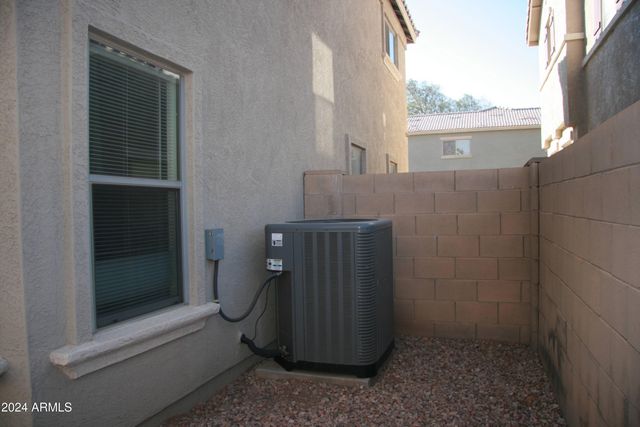 9527 N 82ND Lane, Peoria, AZ 85345