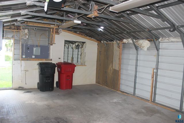 1011 E 13th St Street, Yankton, SD 57078